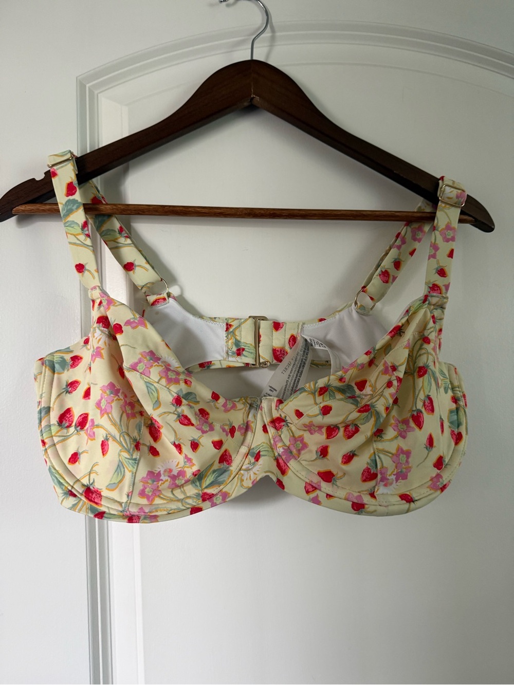 Victoria’s Secret Strawberry Yellow Essential Wicked Swim Top Size 38DDD - Picture 3 of 8